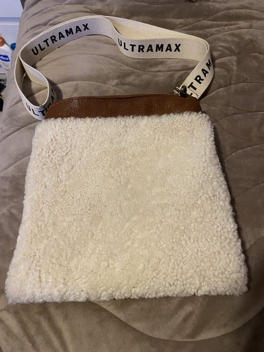 Чанта от естествена агнешка кожа