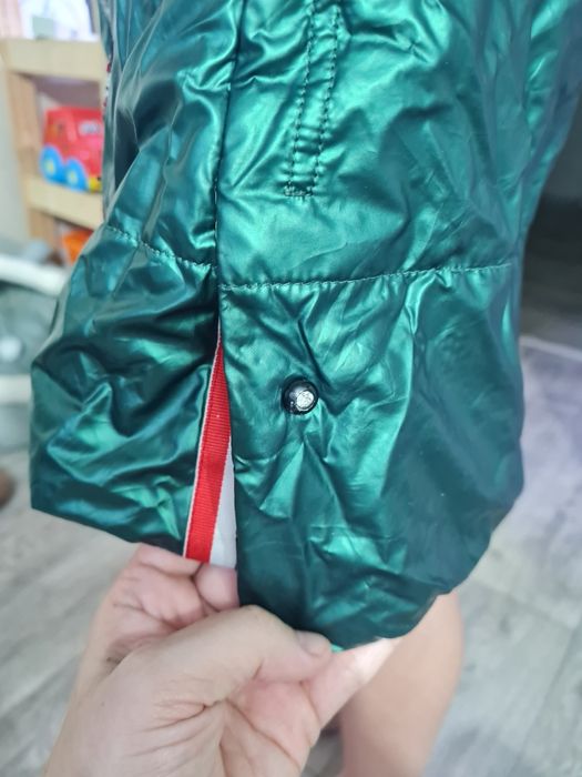 Продам куртку для девочки демисезонную