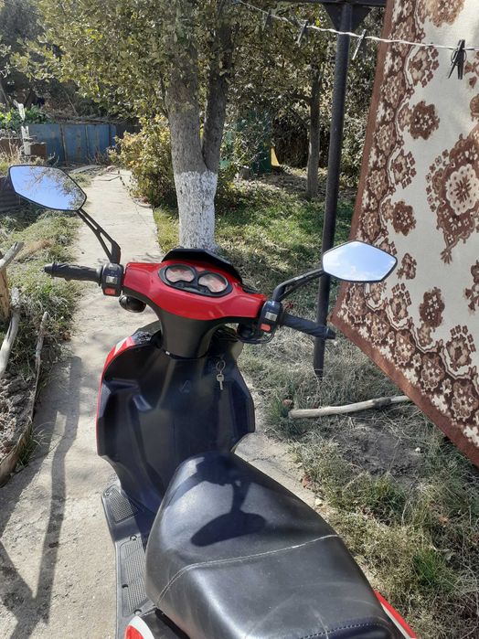 Скутер YIBEN 150см3