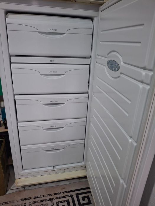 Продам морозильник