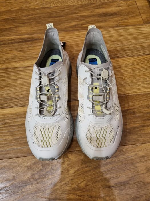 Продавам чисто нови маратонки за джогинг на фирмата Зара