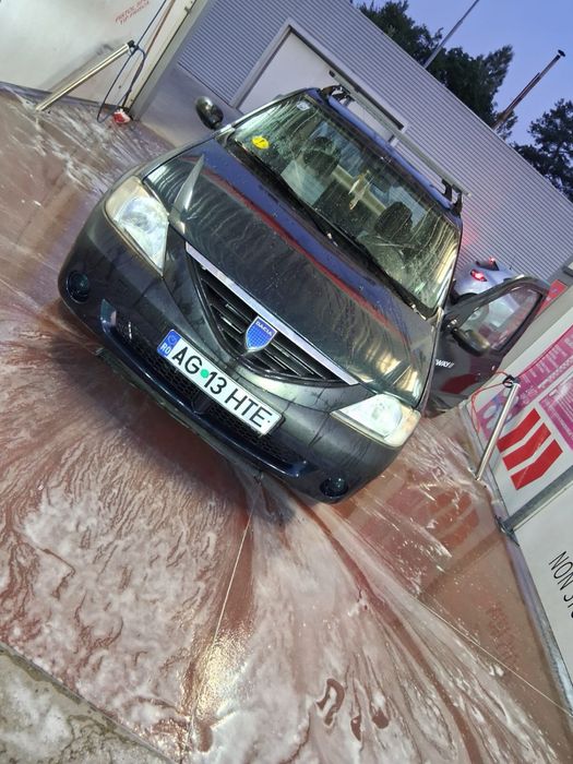 Vând Dacia logan 1.4