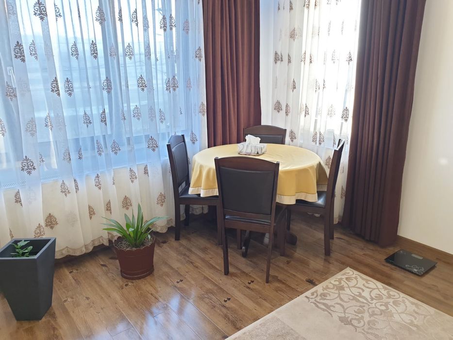 Apartamemt 3 camere vedere la lac 70 metri