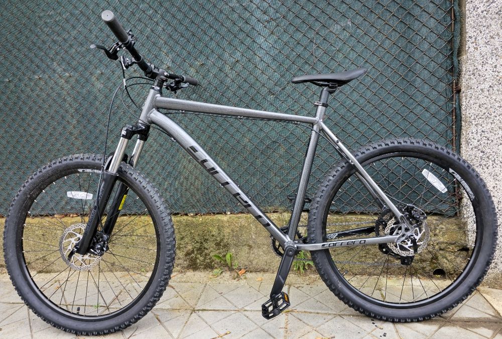 Като нов 2026г. XL Carrera Vengeance 1х8 скорости Shimano Essa Дискови спирачки 27.5 цола Алуминиев Английски велосипед