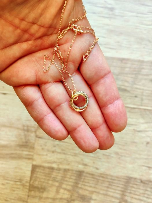 Колие CARTIER Trinity с три кръга и циркониеви камъни в розов цвят