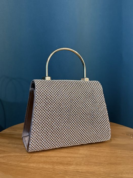 Лъскава чанта от Зара