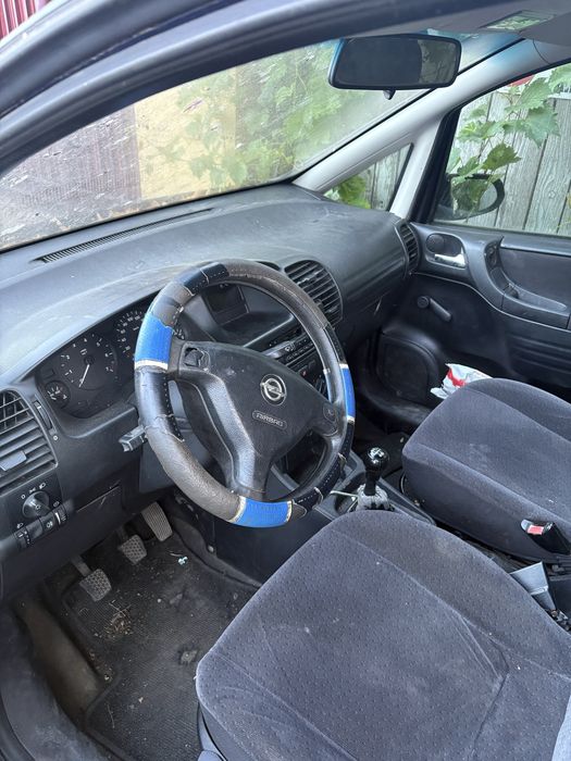 Vând opel zafiara, an 2002, motor 1.6, benzina, cu instalatie de gaz functionala