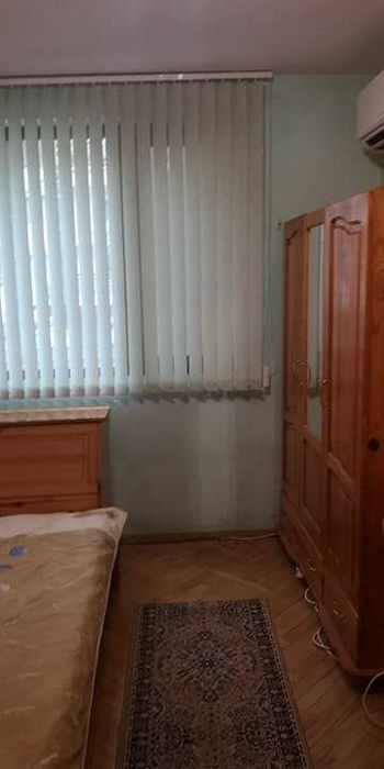 Дава се под наем Тристаен апартамент в Бургас, Център - 90 кв.м за 225 € - Снимка #2