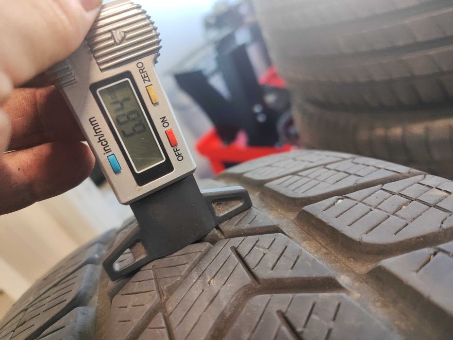 2бр. зимни гуми 255/55/19 Pirelli