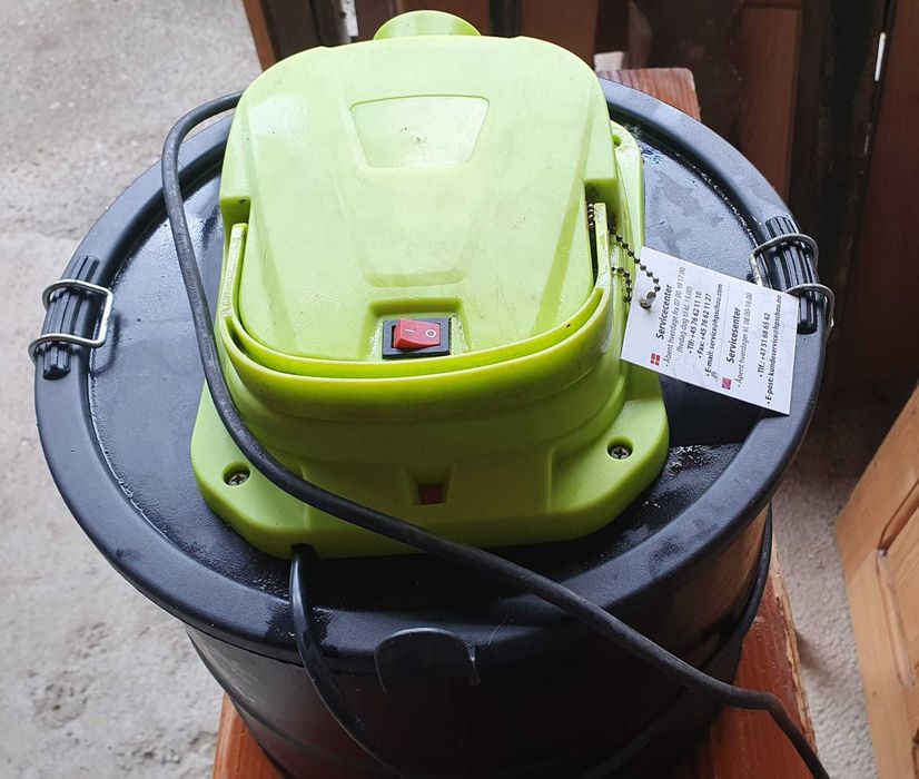 Aspirator pentru aspirat cenușă