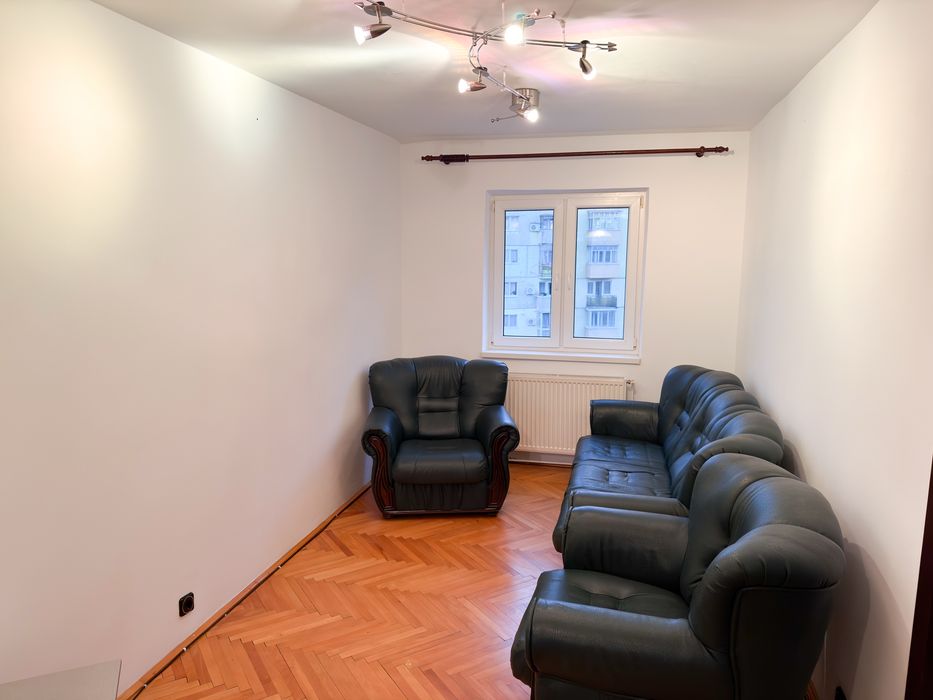Apartament 3 camere decomandate, etaj 3/4