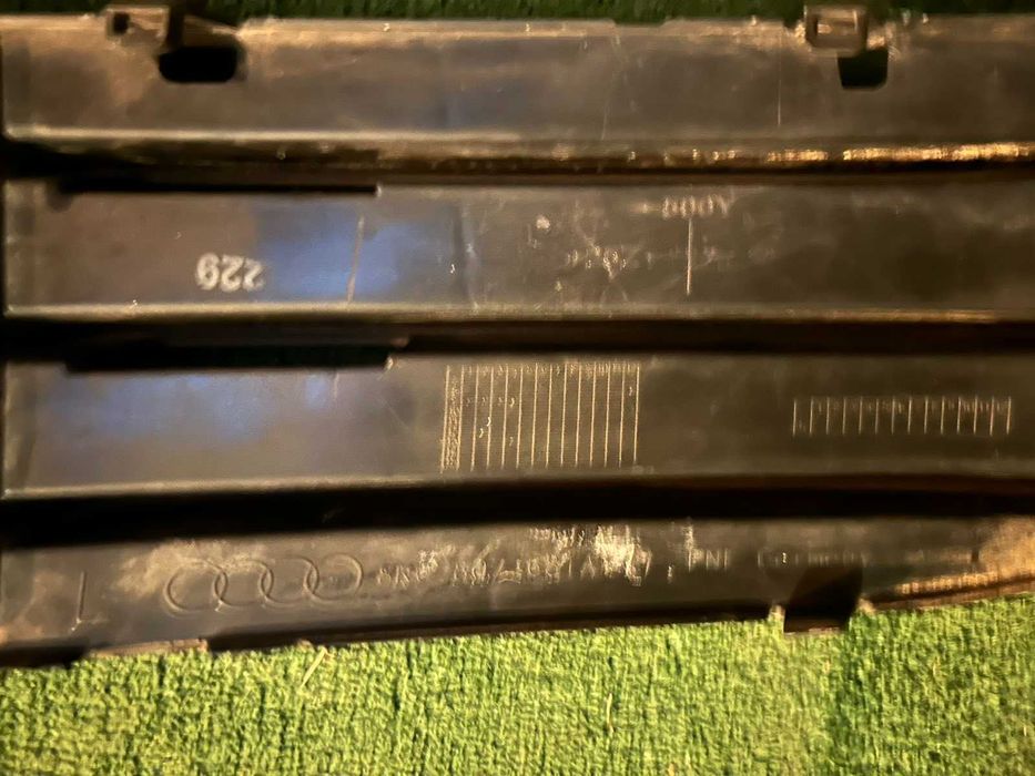 решетка лява и дясна предна броня Audi A4 мод 2007-2011 г. #045S #046S