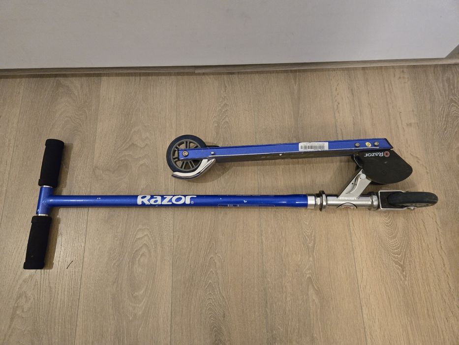 Trotineta Razor pliabila copii 4-6 ani