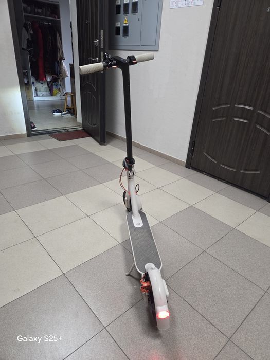 Электросамокат Xiaomi Electric Scooter 3