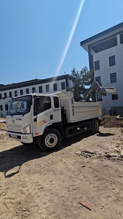 Самасвал вывоз мусора Экискаватор Хово