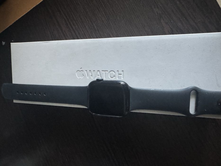 Продам apple watch 9 GPS 45 mm.              c
