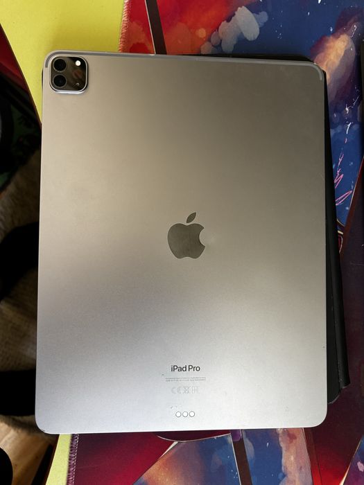 IPad Pro 12.9 6gen + magic keyboard - за части