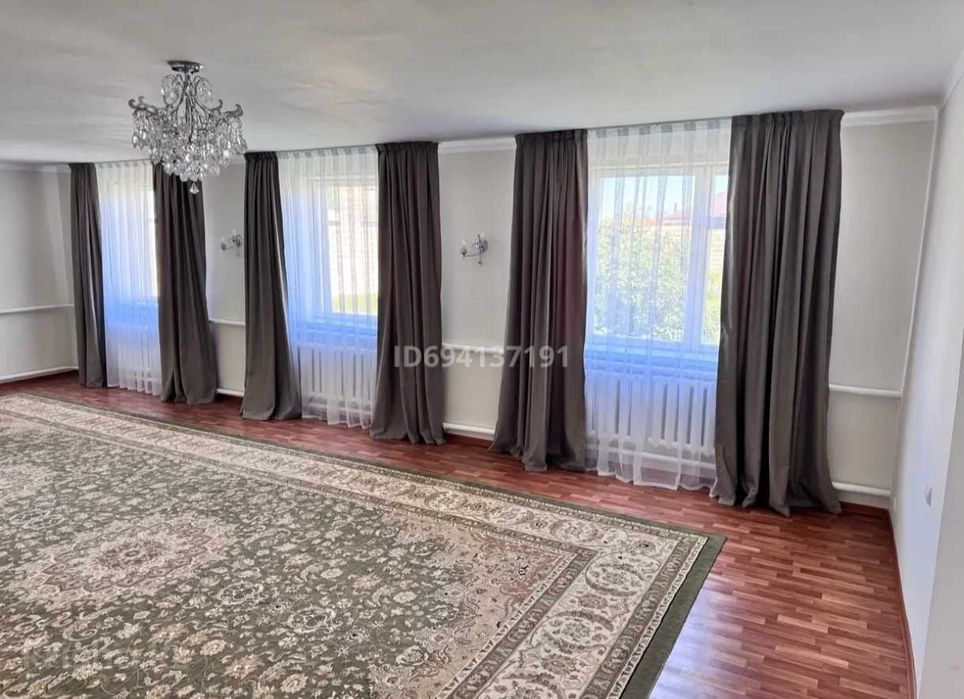 Срочно! Жеке тұрған үй 300 м²