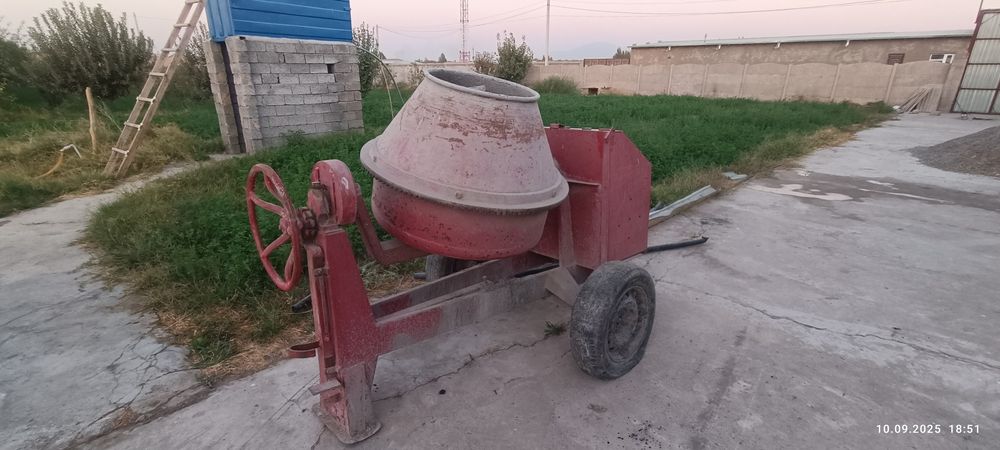 Мешалка сотилади срочна.