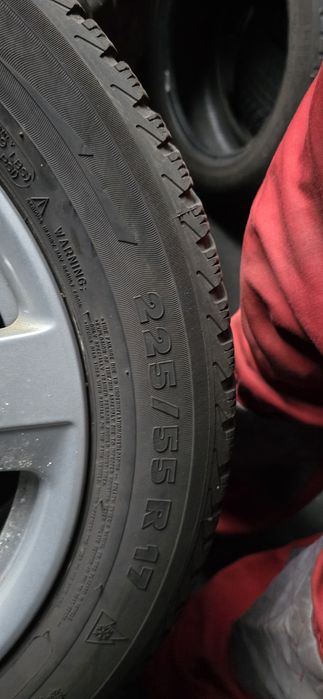 Гуми 2бр 225/55/17 - 1бр  - 79лв