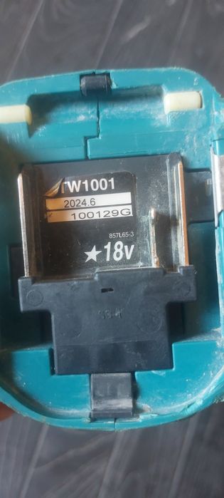 Makita  DTW1001 cheie impact