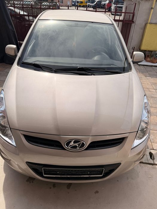 Hyundai i20 benzina an 2011 44838km reali