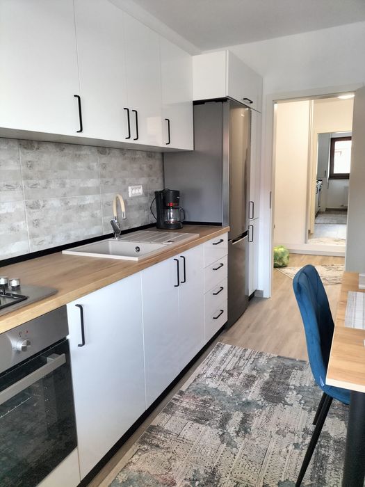 Propietar Inchiriez apartament
