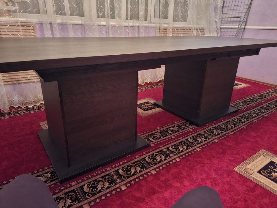 Стол новый из ламината.