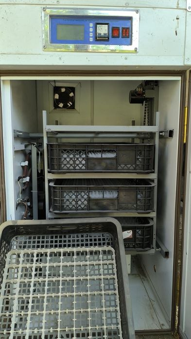 Inkubator sotiladi 385 talik