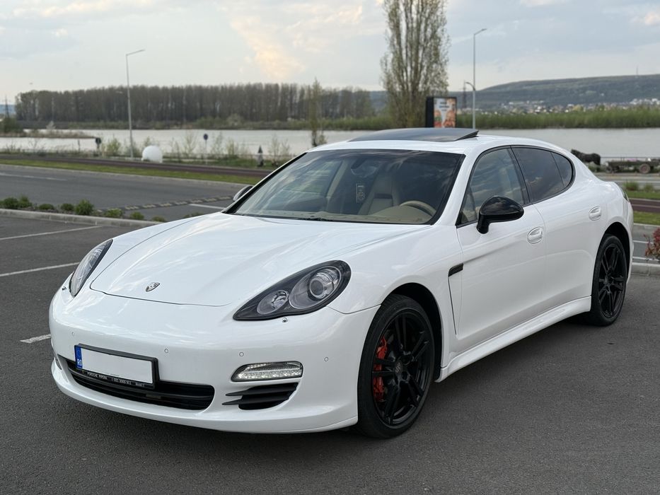 Porsche panamera / 3.0 diesel / alb