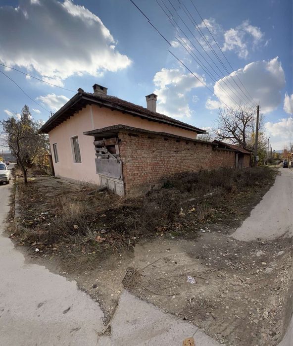 Продава се Къща в Варна, Цветен квартал - 100 кв.м за 420 €/кв.м - Снимка #1