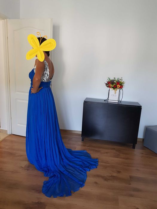 Rochie moderna cu trenă