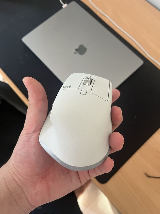 Мышь Logitech MX Master 3S белый