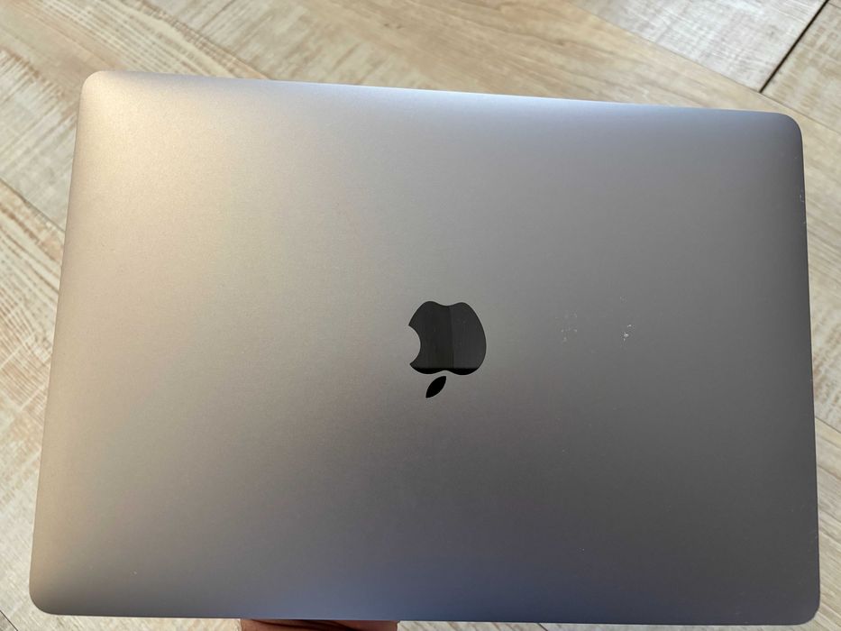 MacBook Pro 13", model 2017, Intel i5, 8GB RAM, 256 GB SSD