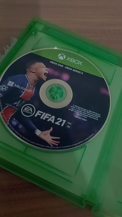 Vând fifa 21 ca nou