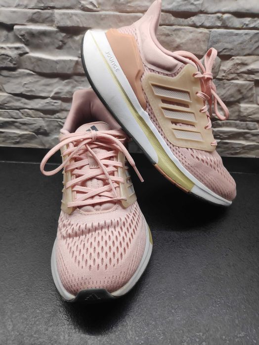 Дамски маратонки Adidas 38 2/3