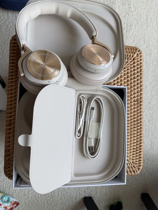 Bang & Olufsen Beoplay HX (open box)