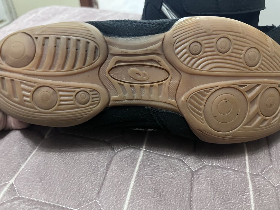 Продам борцовки ASICS