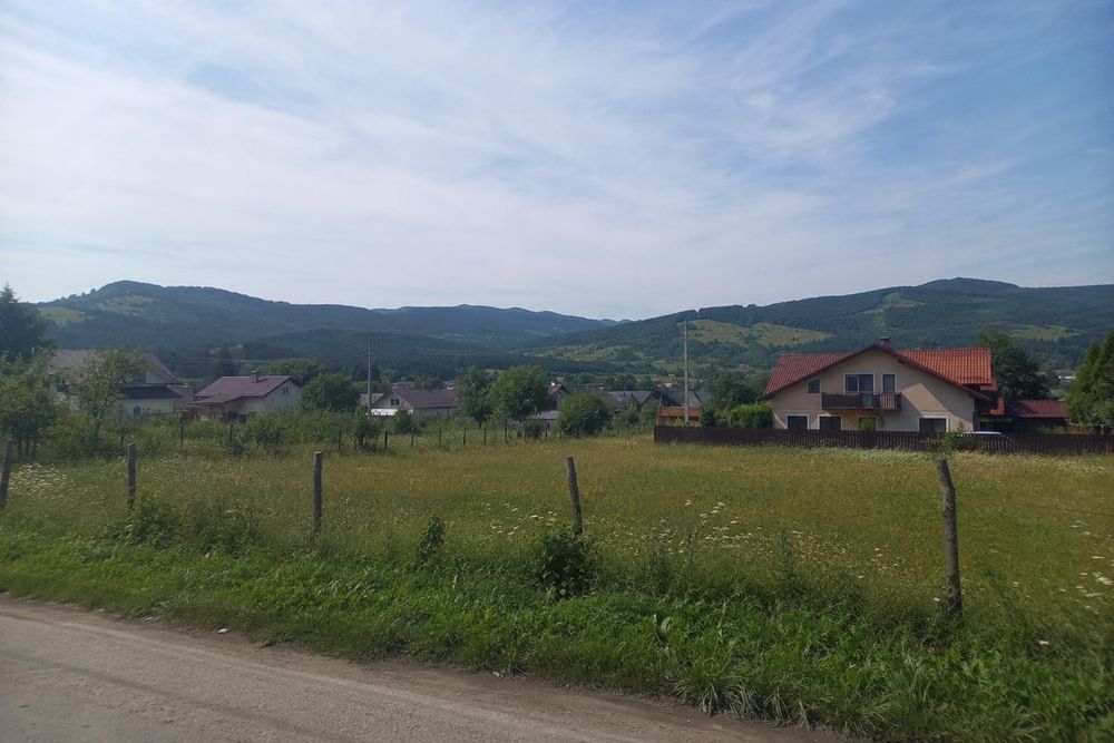 Teren de vânzare, 1.753 mp, deschidere 25,8 m la DN, Șaru Dornei, județul Suceava