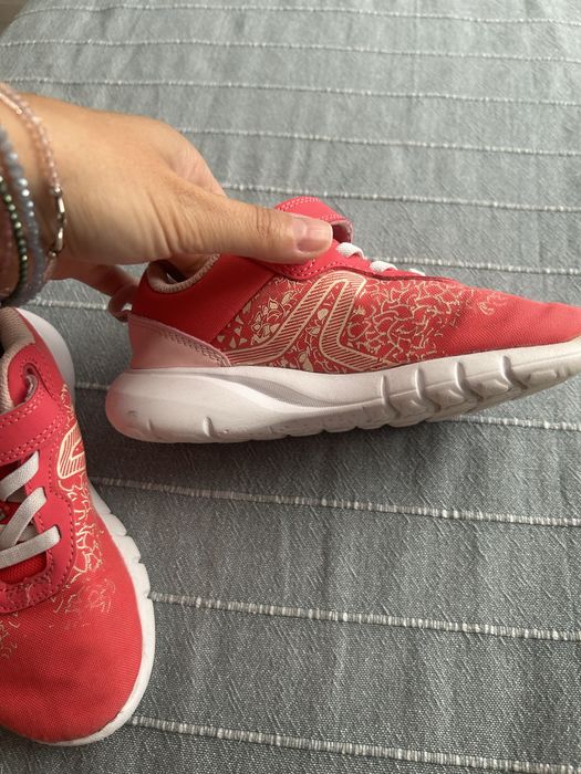 Adidasi Decathlon fetite 29