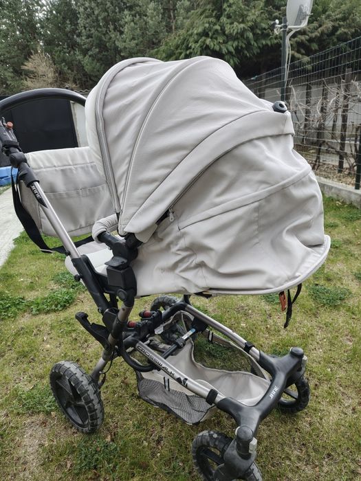 Детска количка Jané Crosswalk – Всички терени (Количката-SUV)
​Продавам изключително маневрена и здрава детска количка Jané Crosswalk. Това е моделът,