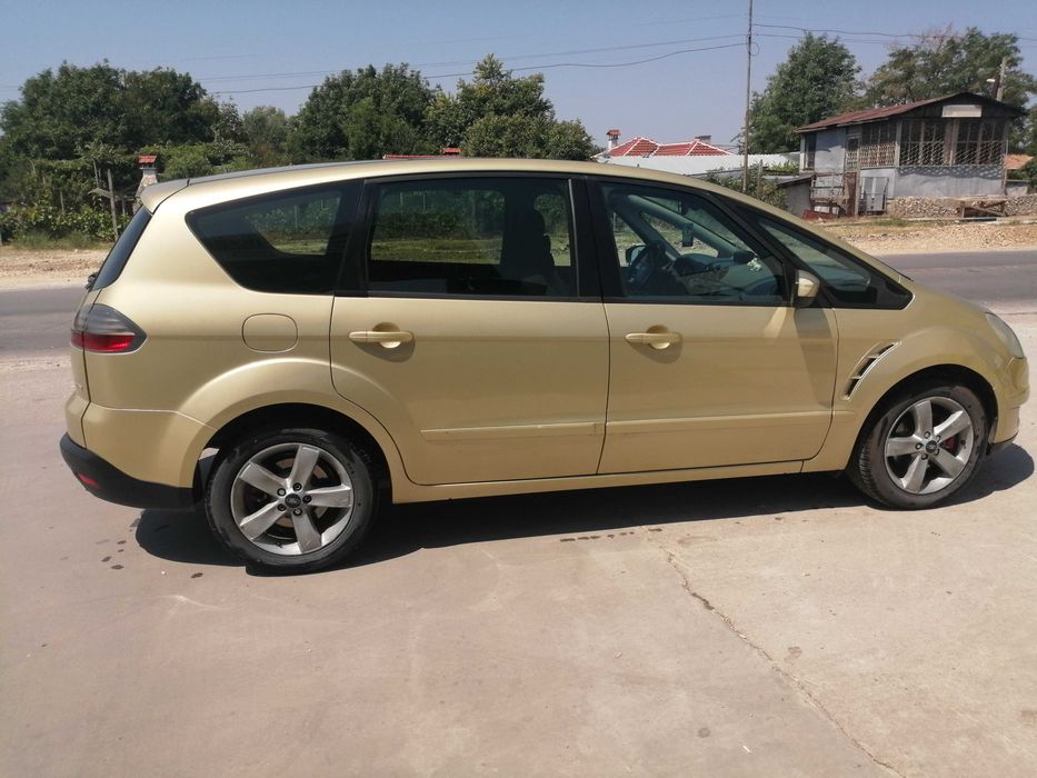 Продава се Ford S-max