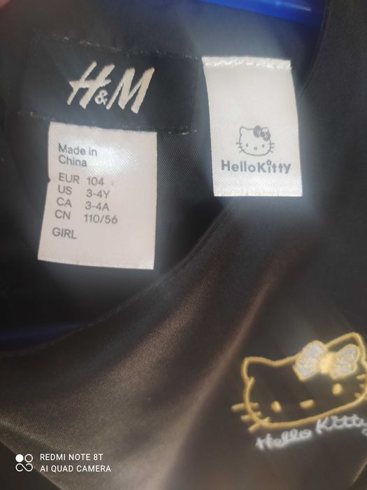 Продавам прекрасна рокличка Хелоу Кити на H&M