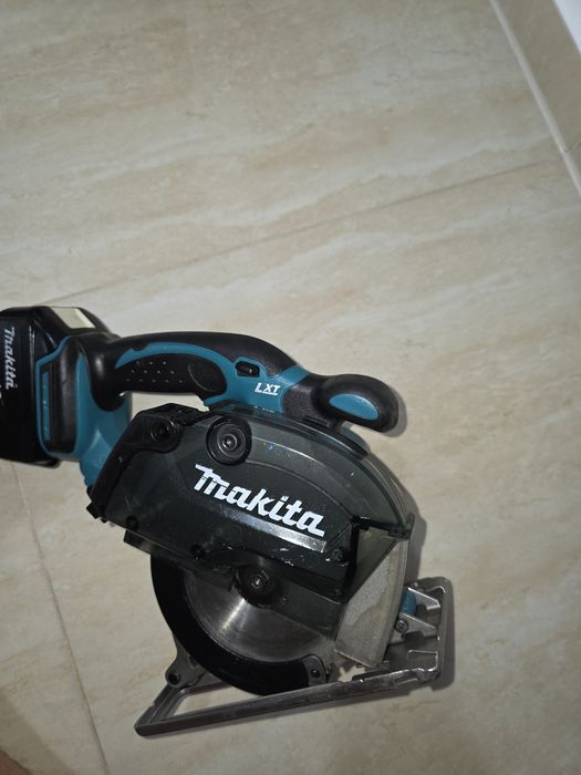 Fierastrau circular pentru metal Makita DCS 552