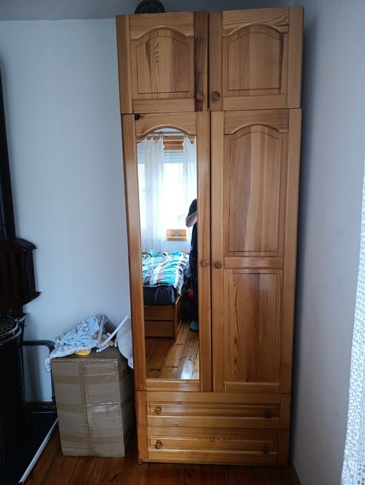 Масивен гардероб чам