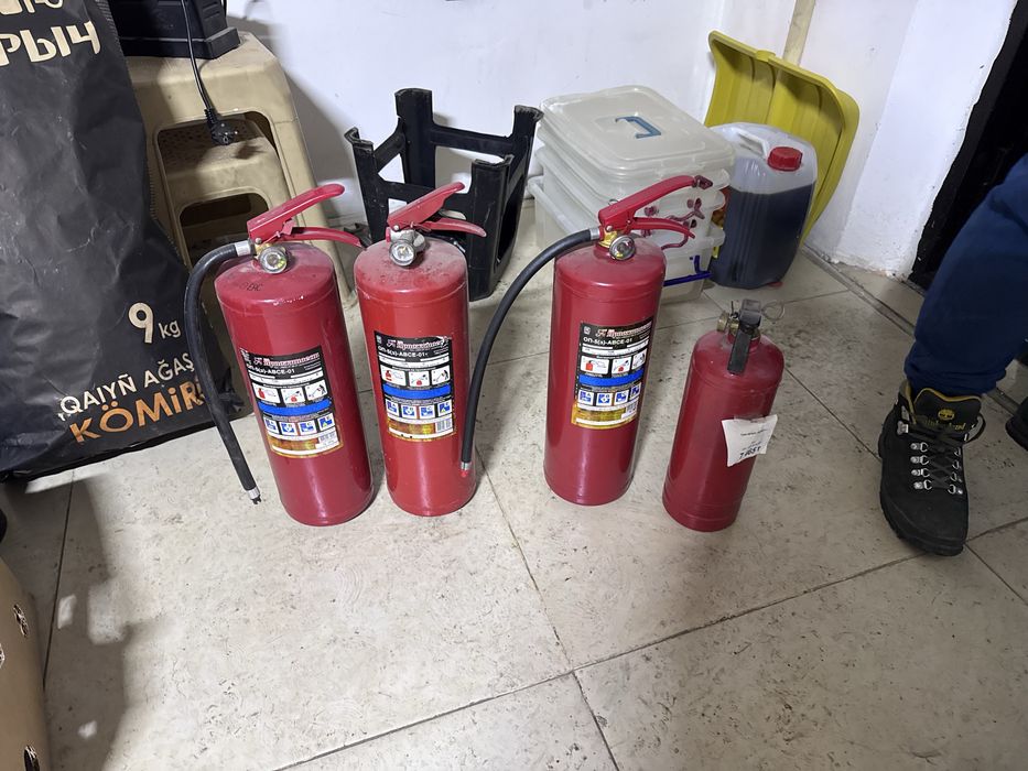 Продам огнетушители 3шт