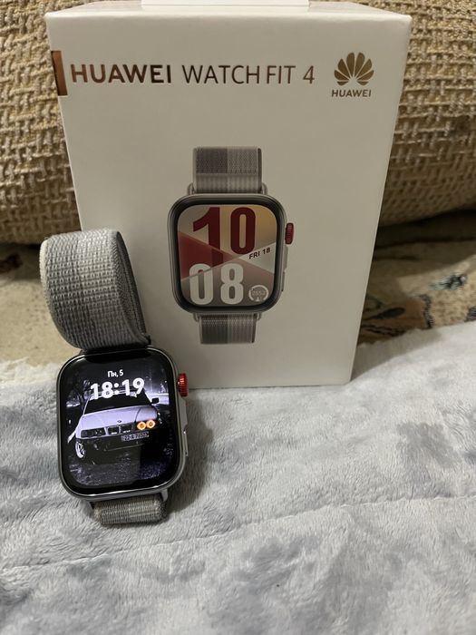 Продам часы Huawei WATCH FIT 4