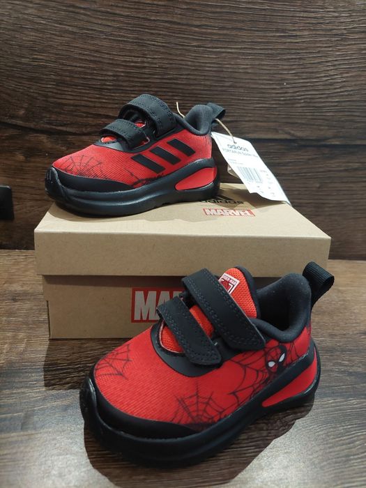 Чисто нови 20 номер Адидас