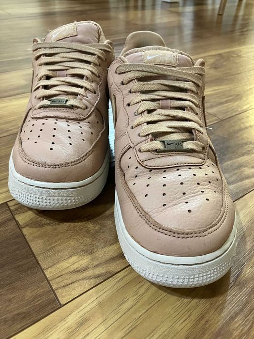 Mens' NIKE AIR FORCE 1 EU 42,5