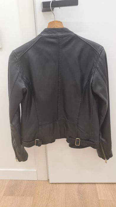 Кожанная женская куртка Massimo dutti